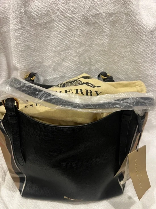 Burberry Black Leather Shoulder Bag with Beige Check Panels - Picture 8 of 15